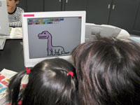 ピンク色のかわいい恐竜がかけたね