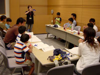 恐竜ふれあい教室「親子で恐竜折り紙のジオラマをつくろう！」のイメージ