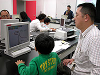 恐竜の絵をお絵かきします。