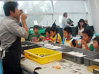 恐竜ふれあい教室「親子で化石のレプリカをつくろう！」のイメージ