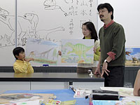 先生がみんなの絵をほめてくれました