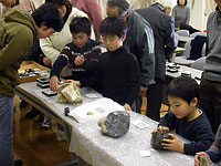 お話で出てきた鉱物を観察します