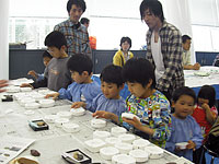 恐竜ふれあい教室「親子で化石のレプリカをつくろう！」のイメージ