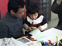 恐竜ふれあい教室「親子で恐竜折り紙のジオラマをつくろう！」のイメージ