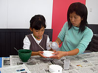 型に石膏を入れて複製を作ります