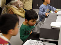 プリンターから出てくるのが待ちきれません