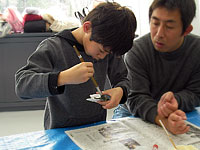 できたレプリカに色をぬります