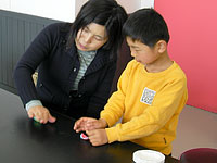 恐竜ふれあい教室「親子で化石の消しゴムをつくろう！」のイメージ