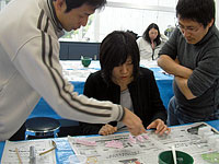 できた歯のレプリカを観察します