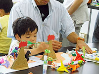 折り紙をジオラマにしあげていきます