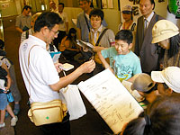 石材に入っている化石についての説明