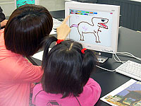 キーホルダー用の絵をかきます