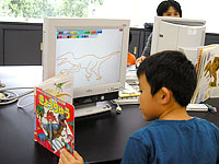 キーホルダー用の絵をかきます