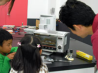 トースターでちぢめてキーホルダーにします