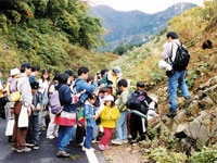 野外観察会「富山県の恐竜産地を探訪する」のイメージ