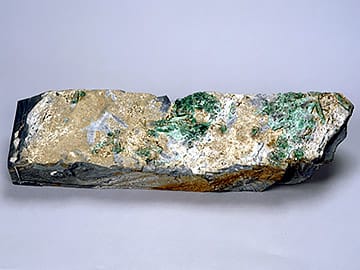 エメラルド（緑柱石）原石
