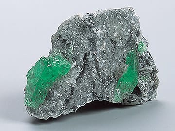 エメラルド（緑柱石）原石