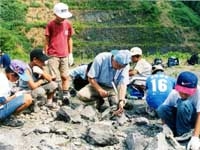 「石はこうやって割ります」