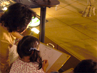 先生の言う通り、指の数や頭の形をよく見て下さい