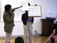 よく見て恐竜がかけたか、先生がみてくれました