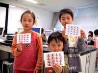 みんな、かっこいいシールが作れました。