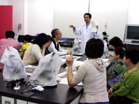 博物館自然教室「恐竜時代の植物を探ろう！」のイメージ