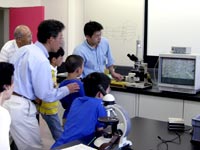 モニタに映し出しての解説です