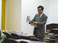 参加者一同、興味深い話に聞き入りました