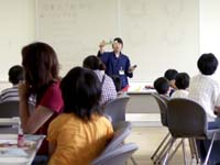 今日つくる折り紙について話を聞きます