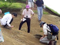 地層の観察のポイントを学ぶ