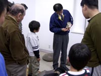 現生のオウムガイとの違いを説明