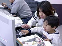 お母さんといっしょにかっこいい恐竜をかこう