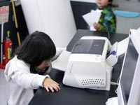 プリンタから出てくるのが待ちきれません