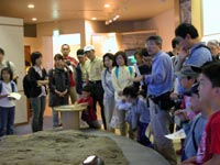 美濃加茂市民ミュージアムで説明を受けます