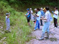 地学指導者実技講座「野外実習：経ヶ岳火山噴出物の観察」のイメージ