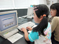 コンピュータ教室「恐竜シールをつくってみよう！」のイメージ