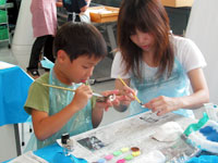 できたものにいろをぬって、ふくげんします。