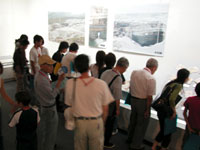 説明を受け、一段とじっくりと標本に見入ります。