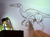 みるみるうちに恐竜画が完成します。