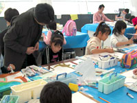 恐竜たちの世界はどんな色だったでしょう