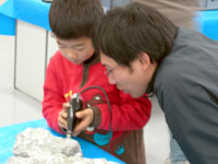 機械によるクリーニング作業