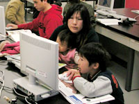 コンピュータ教室「コンピュータで恐竜をかこう！」のイメージ