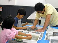 博物館自然教室「石をしらべよう ―岩石プレパラートを作ろう!―」のイメージ