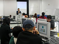 キーホルダーづくりを説明しています