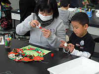 恐竜ふれあい教室「親子で恐竜クリスマスリースををつくろう！」のイメージ