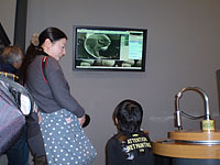 採取した微化石の画像がモニタに出ました。