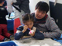 レプリカに色をぬって復元です。