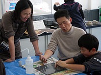 博物館自然教室「化石のペーパーウェイトをつくろう！」のイメージ