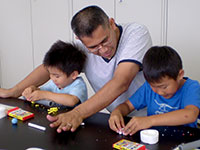 まるめるには、はじめに　よくこねます。