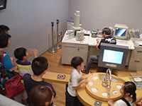 館内の電子顕微鏡を使用しました。